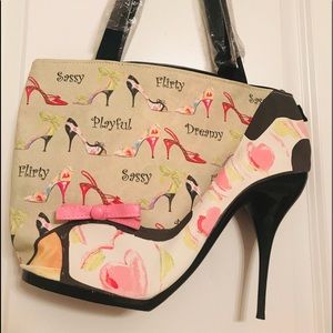 If the shoe fits purse by Bradford exchange